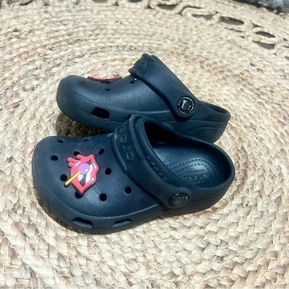 Crocs Classic Waterproof Black Clogs - Kids' Size C9 - Picture 1 of 4